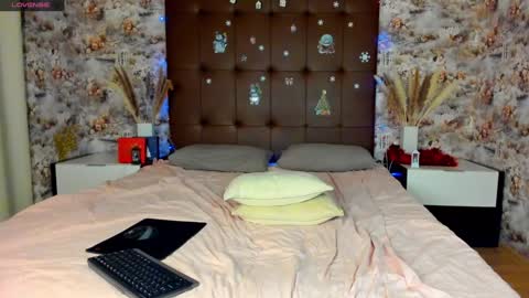 mary_stevenss online show from 01-09-25, 01:02