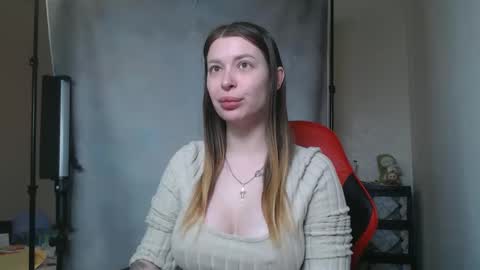 Snapshot of maryh0tlove chatting on 12-18-25, 08:53 maryh0tlove online show from 12-18-25, 08:53