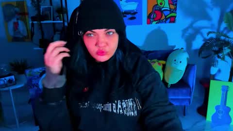 Mary online show from 11-08-25, 02:23