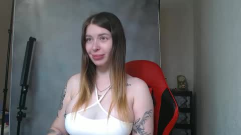 MaryHotLoves online show from 10-14-25, 08:59