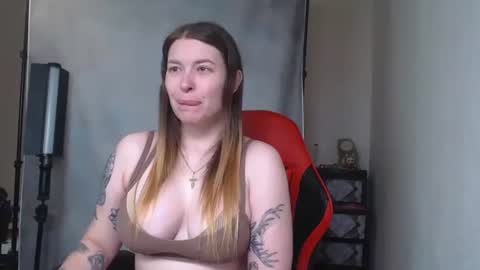 MaryHotLoves online show from 10-21-25, 08:59