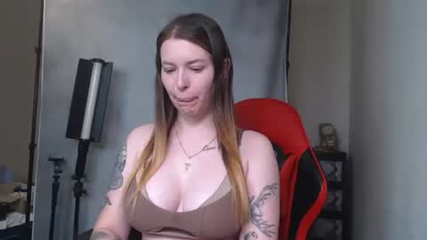 MaryHotLoves online show from 10-22-25, 04:51