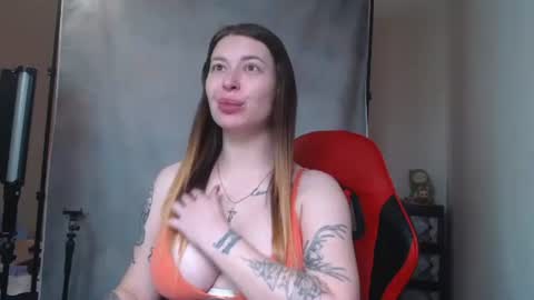 MaryHotLoves online show from 10-28-25, 08:29