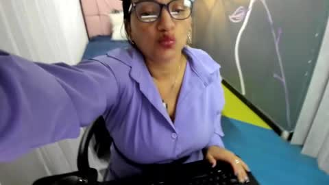 Marylin online show from 03-06-25, 01:58