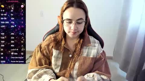 Dulce Maria online show from 10-20-25, 07:25