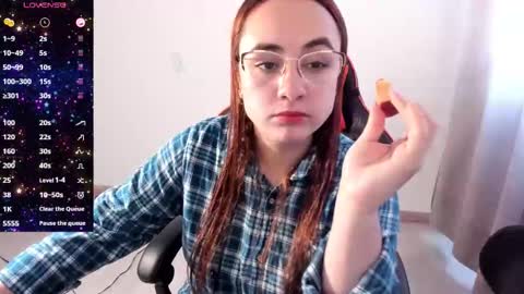 Dulce Maria online show from 10-21-25, 07:03