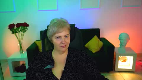 Snapshot of marymogan chatting on 10-15-25, 05:07 marymogan online show from 10-15-25, 05:07