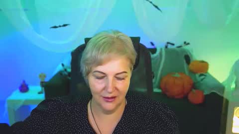 Snapshot of marymogan chatting on 10-20-25, 04:02 marymogan online show from 10-20-25, 04:02