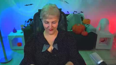 Snapshot of marymogan chatting on 10-22-25, 07:30 marymogan online show from 10-22-25, 07:30
