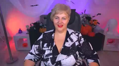 Snapshot of marymogan chatting on 10-23-25, 04:56 marymogan online show from 10-23-25, 04:56