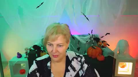 Snapshot of marymogan chatting on 10-30-25, 04:25 marymogan online show from 10-30-25, 04:25