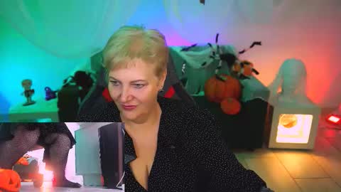 Snapshot of marymogan chatting on 10-31-25, 04:57 marymogan online show from 10-31-25, 04:57