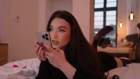 Marina online show from 12-19-25, 02:57