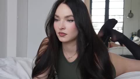 Snapshot of marypsiss chatting on 03-30-26, 10:27 Marina online show from 03-30-26, 10:27