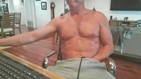 Snapshot of mascmuscle49 chatting on 12-27-24, 07:14 mascmuscle49 online show from 12-27-24, 07:14