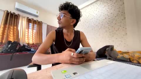 maskboyz2003 online show from 11-05-25, 03:39