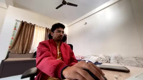 Snapshot of maskboyz2004 chatting on 12-17-24, 07:18 Mask Boy online show from 12-17-24, 07:18