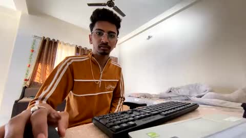 Snapshot of maskboyz2004 chatting on 01-02-25, 04:30 Mask Boy online show from 01-02-25, 04:30