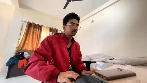 Snapshot of maskboyz2004 chatting on 01-15-25, 04:15 Mask Boy online show from 01-15-25, 04:15