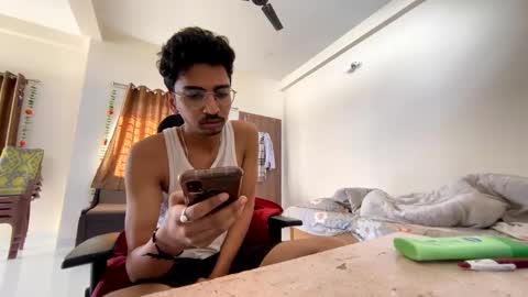 Snapshot of maskboyz2004 chatting on 01-22-25, 04:02 Mask Boy online show from 01-22-25, 04:02