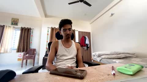 Snapshot of maskboyz2004 chatting on 01-25-25, 10:08 Mask Boy online show from 01-25-25, 10:08