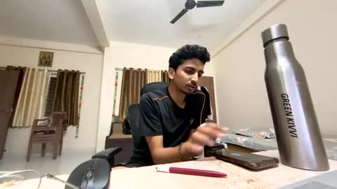 Snapshot of maskboyz2004 chatting on 01-31-25, 04:06 Mask Boy online show from 01-31-25, 04:06