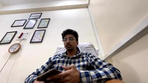 Snapshot of maskboyz2004 chatting on 02-05-25, 01:11 Mask Boy online show from 02-05-25, 01:11