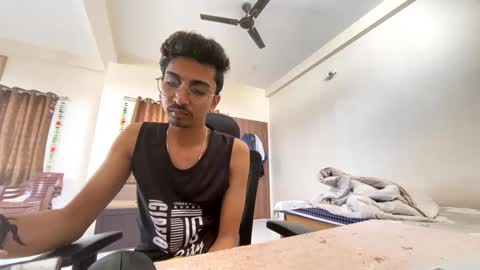 Snapshot of maskboyz2004 chatting on 02-07-25, 08:22 Mask Boy online show from 02-07-25, 08:22