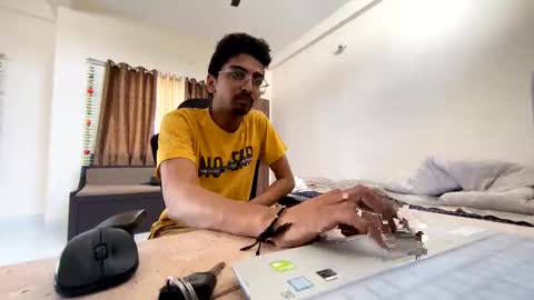 Snapshot of maskboyz2004 chatting on 02-10-25, 08:20 Mask Boy online show from 02-10-25, 08:20