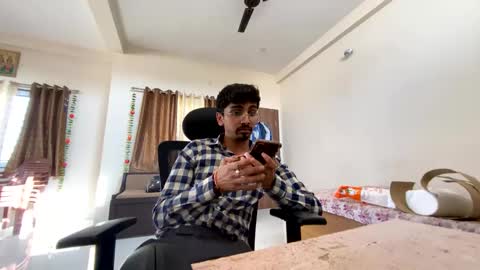 Snapshot of maskboyz2004 chatting on 02-19-25, 10:56 Mask Boy online show from 02-19-25, 10:56