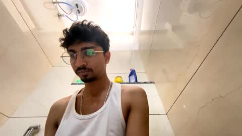 Snapshot of maskboyz2004 chatting on 02-21-25, 03:01 Mask Boy online show from 02-21-25, 03:01