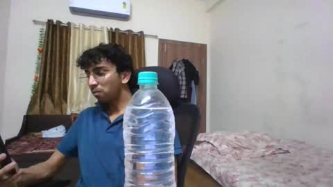 Snapshot of maskboyz2004 chatting on 09-17-25, 05:14 Mask Boy online show from 09-17-25, 05:14