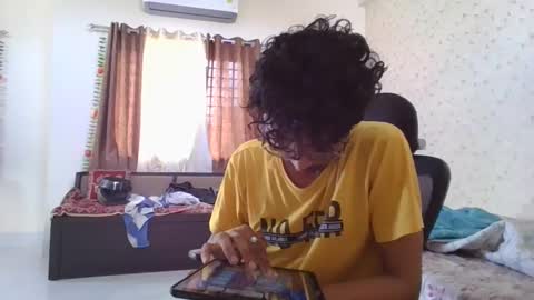 Snapshot of maskboyz2004 chatting on 10-02-25, 04:41 Mask Boy online show from 10-02-25, 04:41