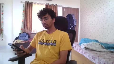 Snapshot of maskboyz2004 chatting on 10-04-25, 04:21 Mask Boy online show from 10-04-25, 04:21