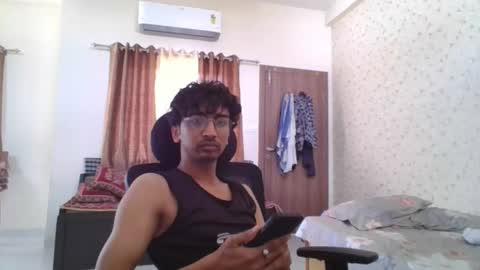 Snapshot of maskboyz2004 chatting on 10-07-25, 04:53 Mask Boy online show from 10-07-25, 04:53