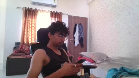 Snapshot of maskboyz2004 chatting on 10-08-25, 03:04 Mask Boy online show from 10-08-25, 03:04