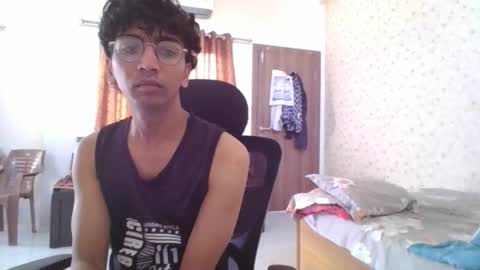 Snapshot of maskboyz2004 chatting on 10-14-25, 03:07 Mask Boy online show from 10-14-25, 03:07