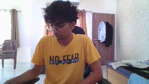 Snapshot of maskboyz2004 chatting on 10-19-25, 04:02 Mask Boy online show from 10-19-25, 04:02