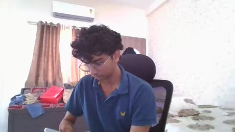 Snapshot of maskboyz2004 chatting on 10-29-25, 02:58 Mask Boy online show from 10-29-25, 02:58