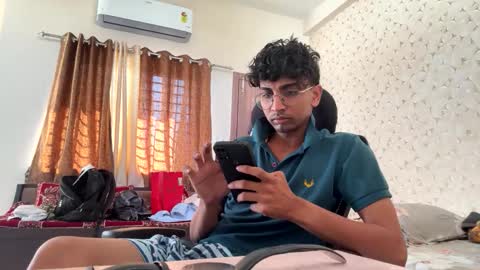 Snapshot of maskboyz2004 chatting on 11-06-25, 03:51 Mask Boy online show from 11-06-25, 03:51