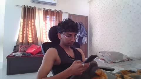 Snapshot of maskboyz2004 chatting on 11-07-25, 03:28 Mask Boy online show from 11-07-25, 03:28