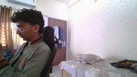 Snapshot of maskboyz2004 chatting on 11-09-25, 03:38 Mask Boy online show from 11-09-25, 03:38