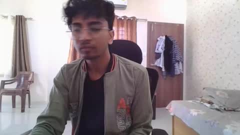 Snapshot of maskboyz2004 chatting on 11-10-25, 05:17 Mask Boy online show from 11-10-25, 05:17