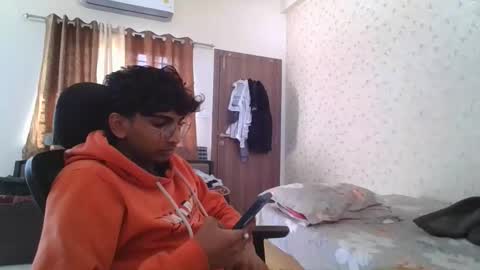 Snapshot of maskboyz2004 chatting on 11-13-25, 04:00 Mask Boy online show from 11-13-25, 04:00