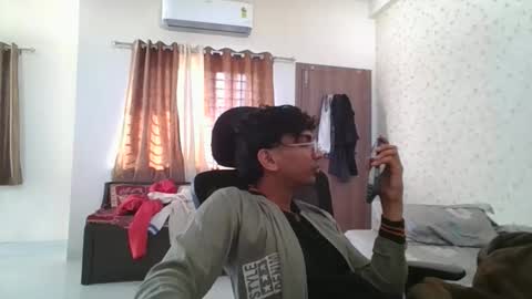 Mask Boy online show from 11-30-25, 04:05