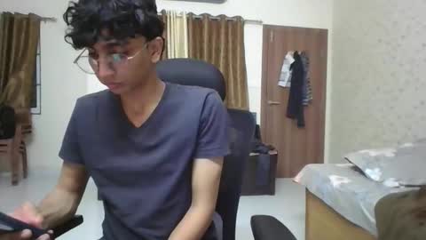 Mask Boy online show from 12-18-25, 06:03