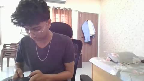 Mask Boy online show from 12-22-25, 06:10