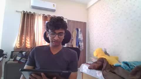 Mask Boy online show from 01-15-26, 04:39