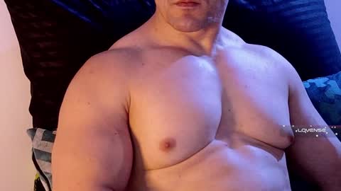 Snapshot of masked_bodybuilder chatting on 01-04-25, 02:46 masked_bodybuilder online show from 01-04-25, 02:46