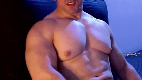 Snapshot of masked_bodybuilder chatting on 01-26-25, 01:52 masked_bodybuilder online show from 01-26-25, 01:52